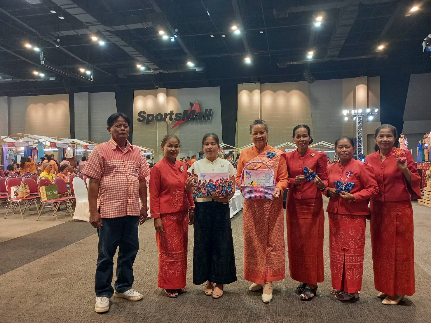 พช.คง ร่วมกิจกรรมรับมอบ “ผีเสื้อผ้าไทย” ประจำถิ่นของจังหวัดนครราชสีมา และการประชุมชี้แจงแนวทางการดำเนินงานโครงการรนละครึ่งพลัส ปี พ.ศ. 2568